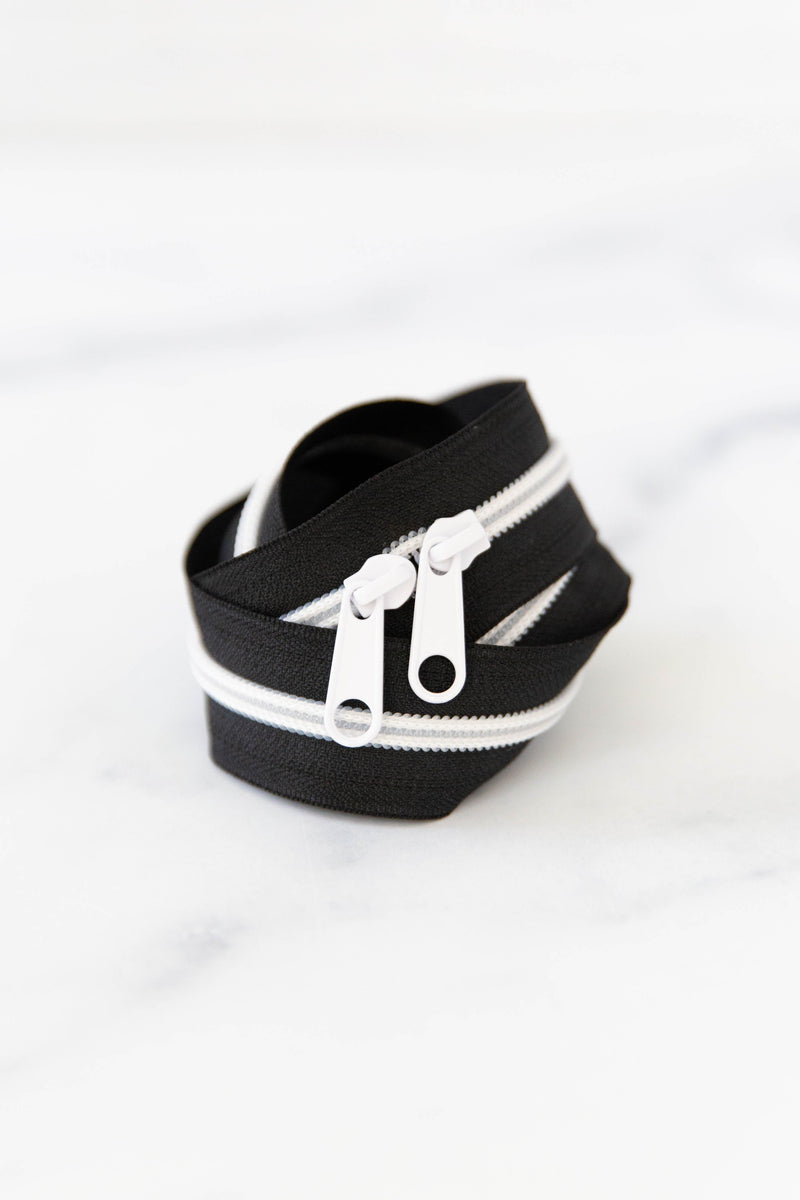 30" Zipper: Black and White